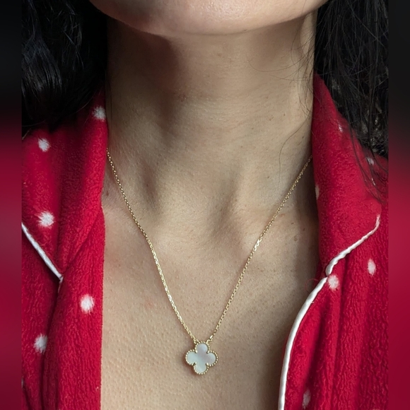 Clover Mother Of pearl Necklace V-gold - Picture 6 of 8